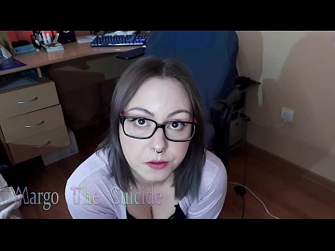 ❤️ Nighean gnèitheach le speuclairean a’ suirghe Dildo gu domhainn air a’ chamara ️  Bhidio gnè  aig gd.porn-milf-300.ru ﹏